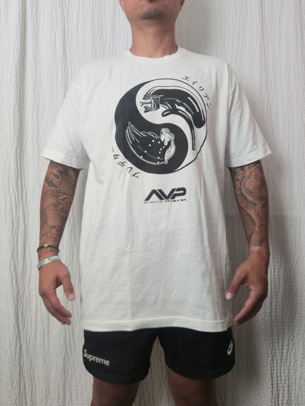Alien vs Predator Official T-shirt Size XL